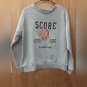 EUC!!! Shein Heather Gray "Score" Basketball Sweatshirt. Size L.